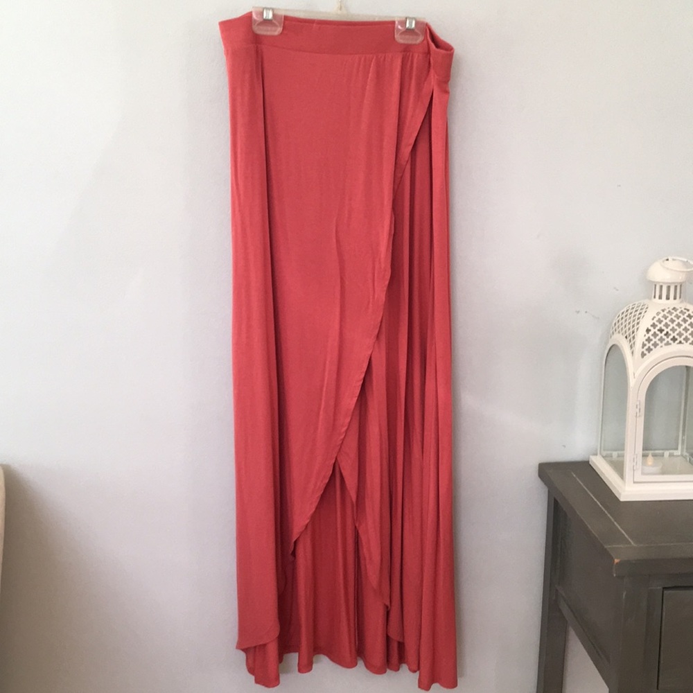 Charlotte Russe maxi skirt w/open front slit Large